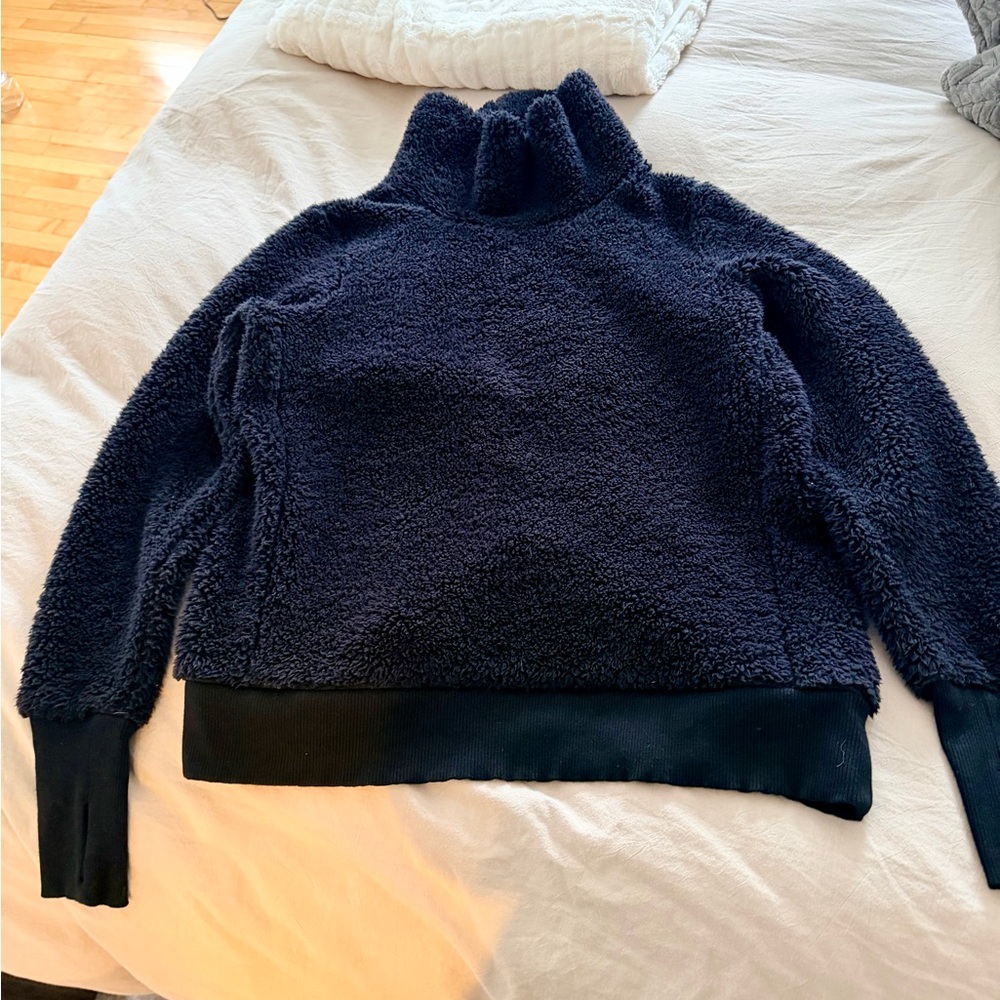 Cozy High-Neck Sherpa Sweatshirt - Black